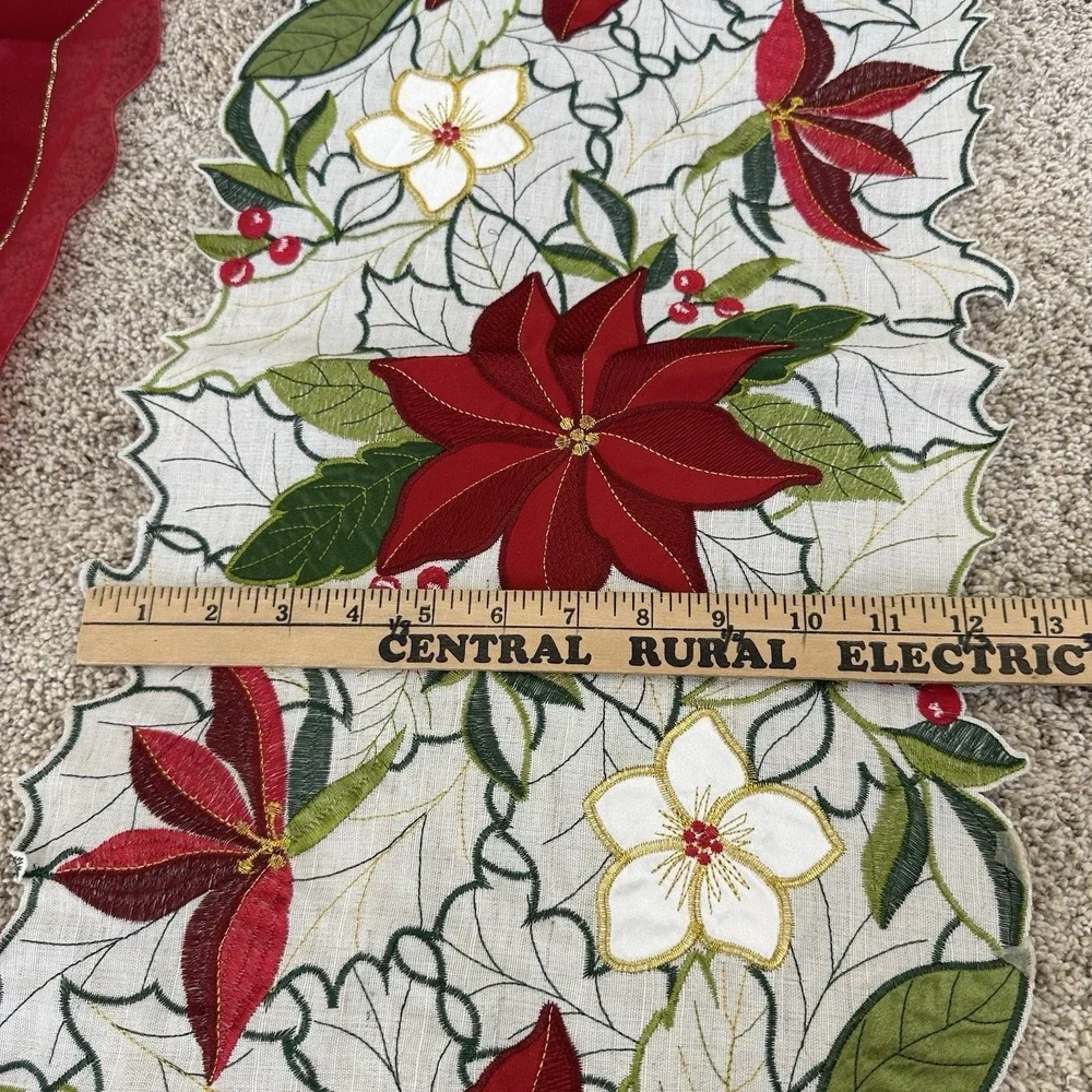 Lot Vintage Christmas Cutwork Embroidered Tablecloth Runner Placemats Poinsettia